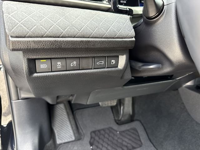 Used 2025 Toyota Camry XLE FWD image 34