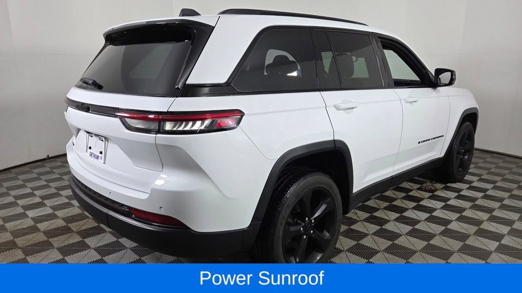 Used 2023 Jeep Grand Cherokee Altitude image 8