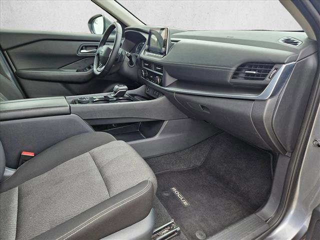 Used 2025 Nissan Rogue SV image 21
