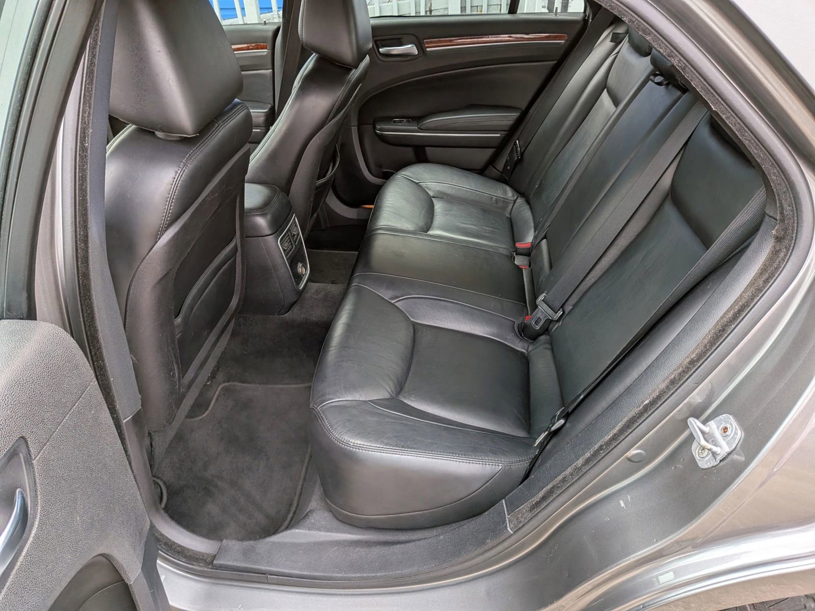 Used 2012 Chrysler 300 Limited RWD image 23