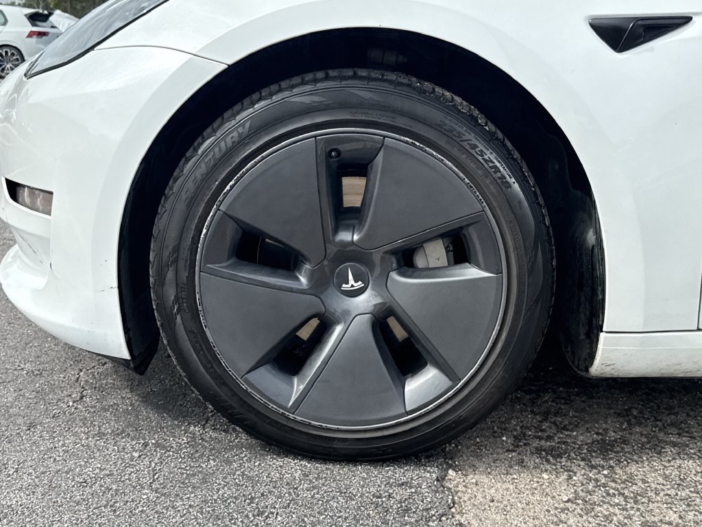 Used 2023 Tesla Model 3 Standard Range RWD image 9