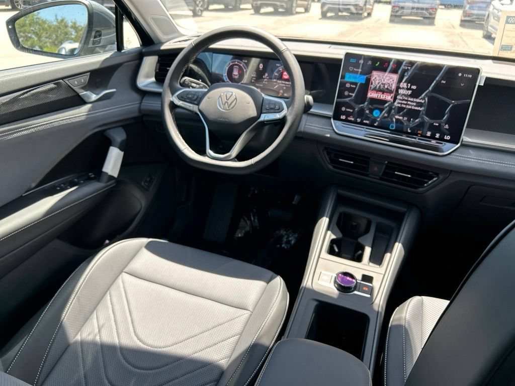 New 2026 Volkswagen Tiguan SE FWD image 9