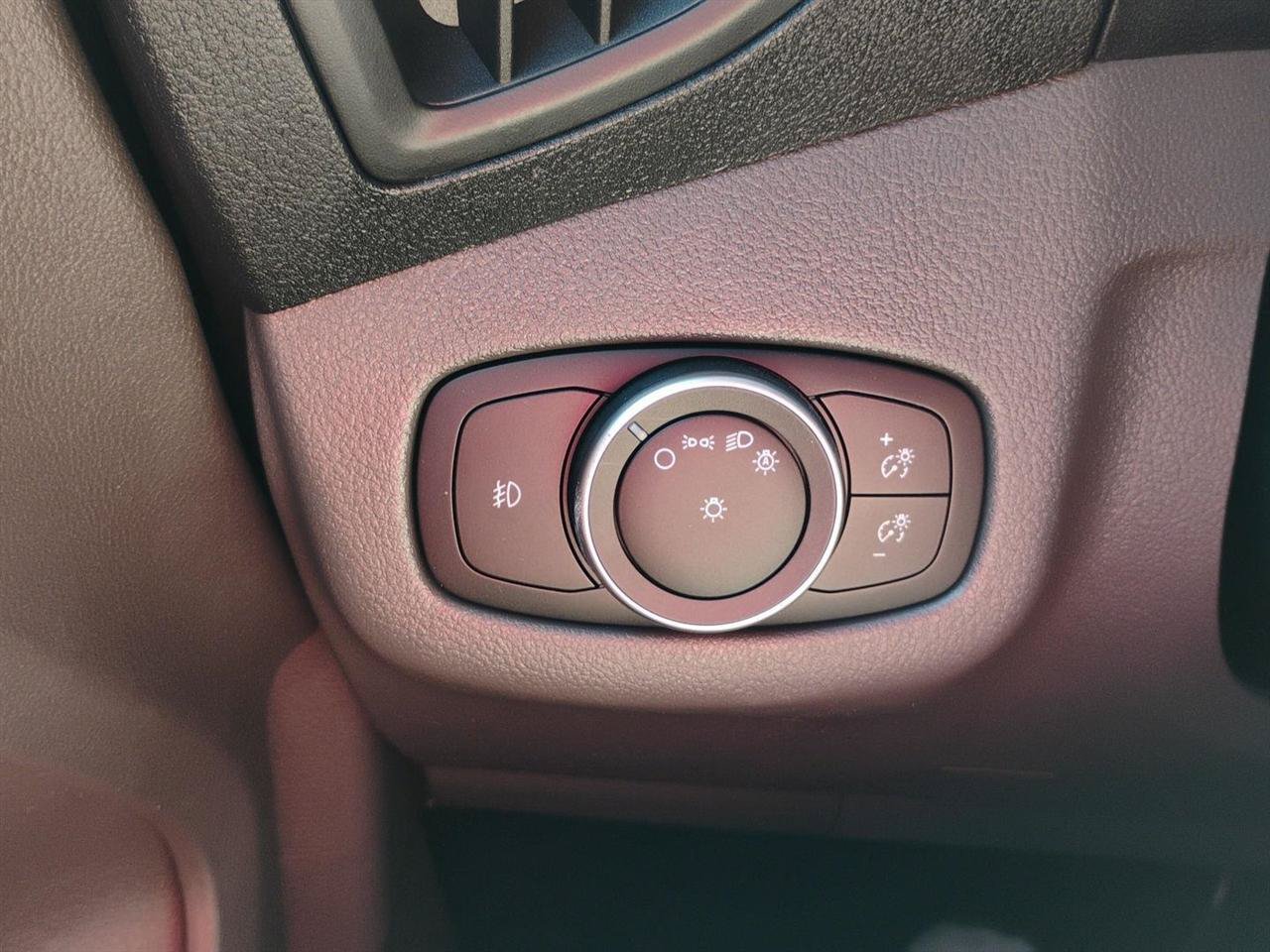 Used 2022 Ford Transit Connect XLT FWD image 37