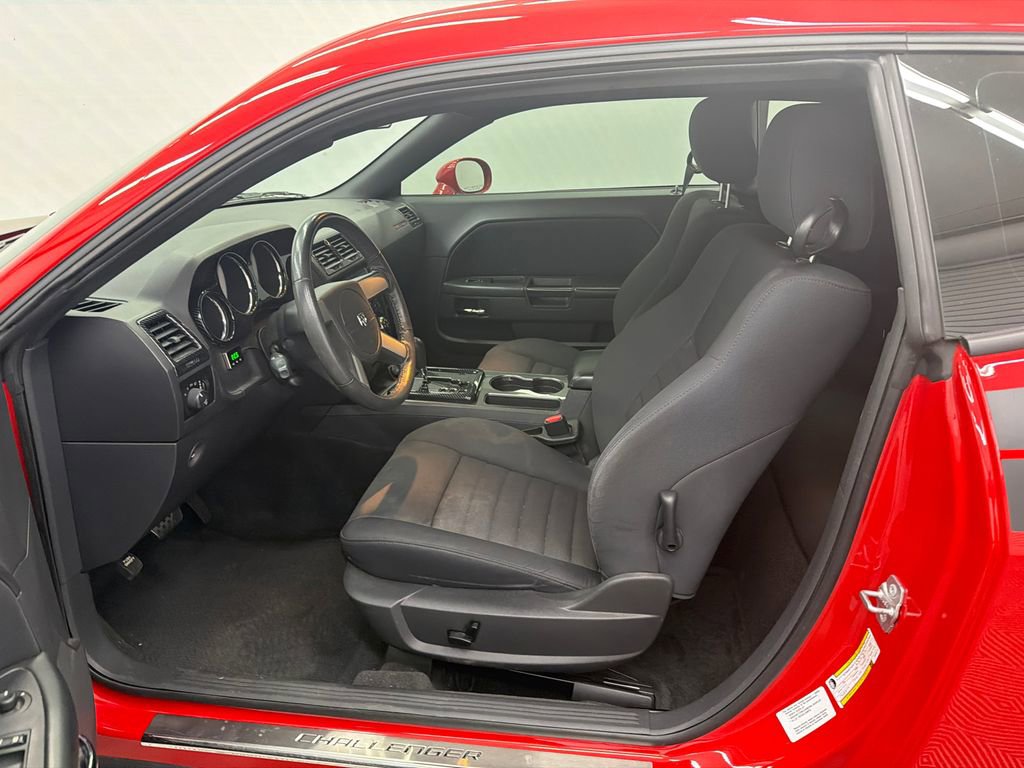 Used 2010 Dodge Challenger R/T image 9
