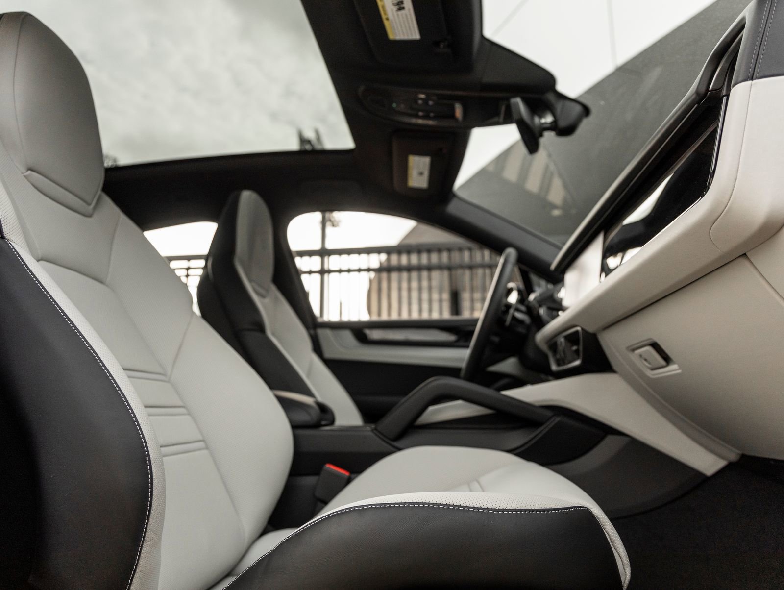 New 2025 Porsche Cayenne E-Hybrid Coupe AWD/4WD image 45