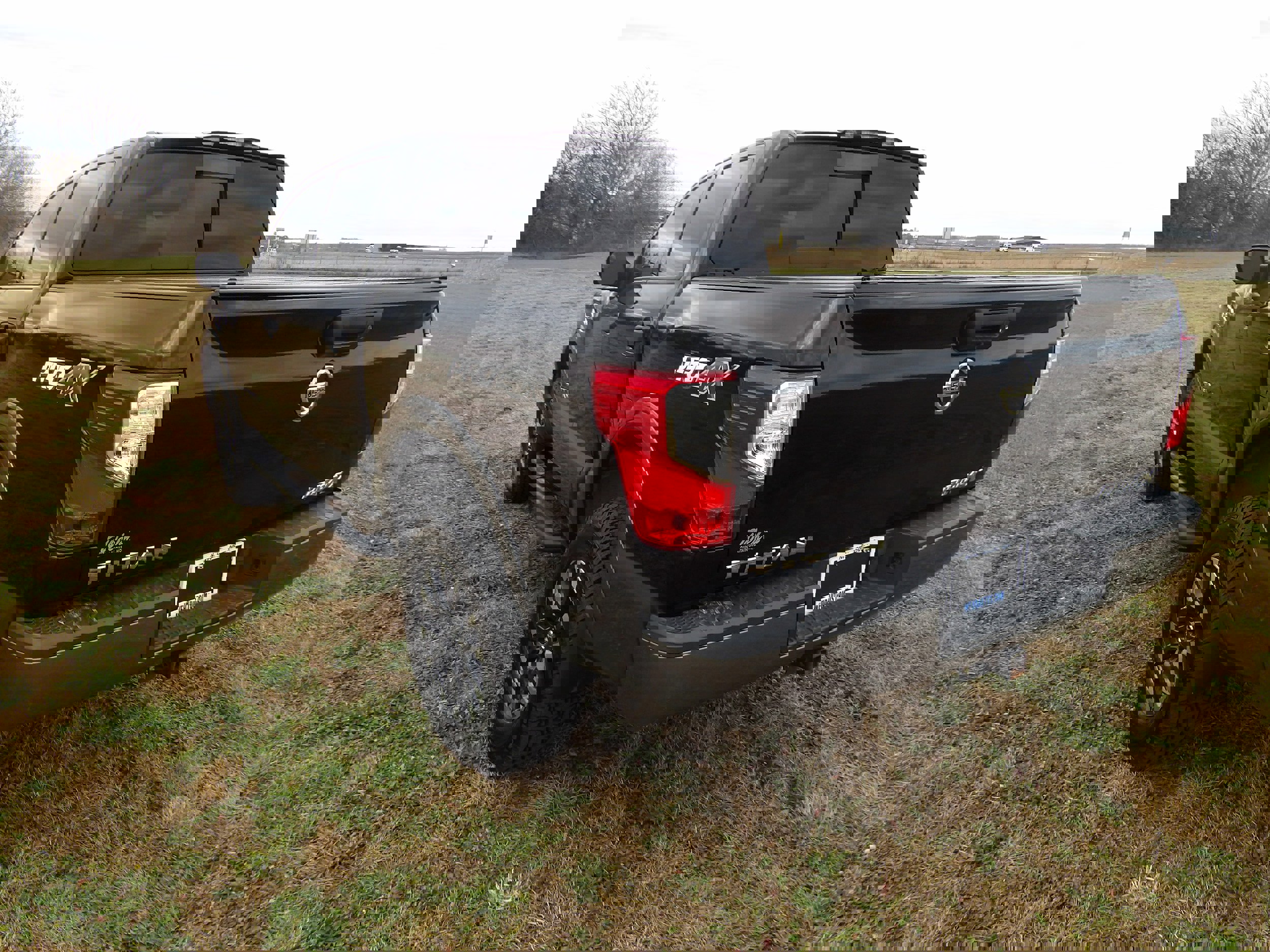 Used 2017 Nissan Titan PRO-4X image 9