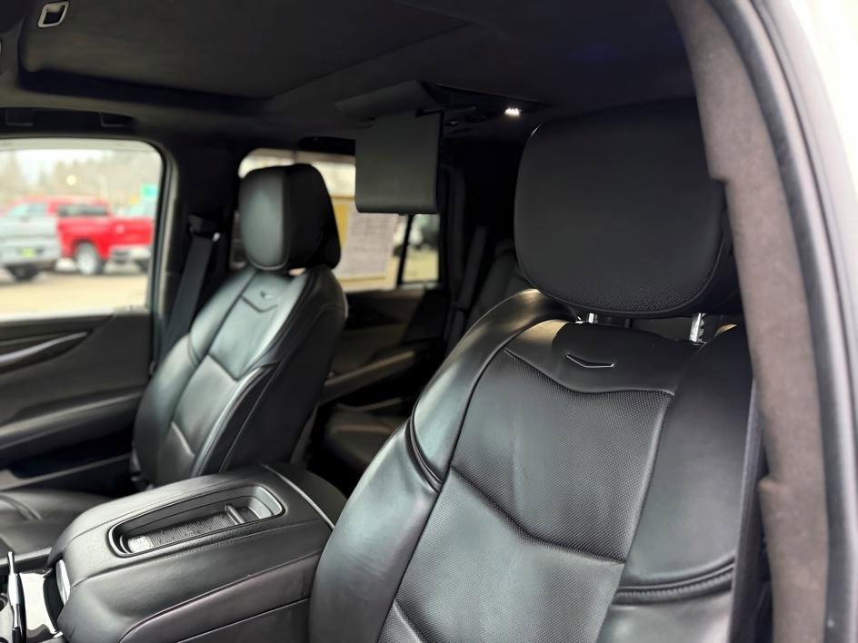 Used 2015 Cadillac Escalade Platinum image 13