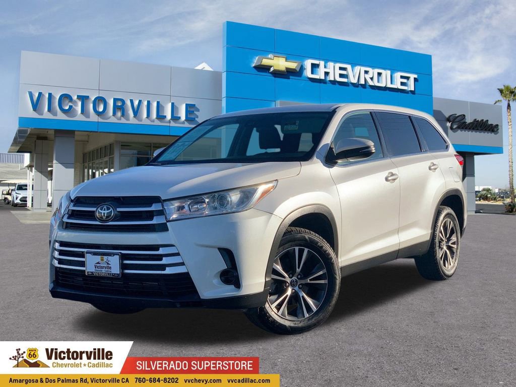 Used 2019 Toyota Highlander LE image 1