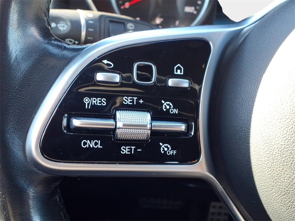 Used 2021 Mercedes-Benz GLC 300 4MATIC image 16