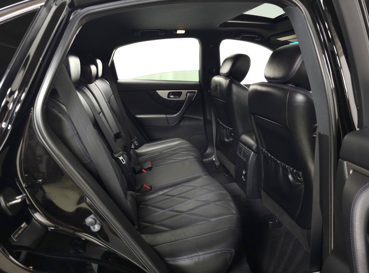 Used 2017 INFINITI QX70 AWD w/ Premium Package image 36