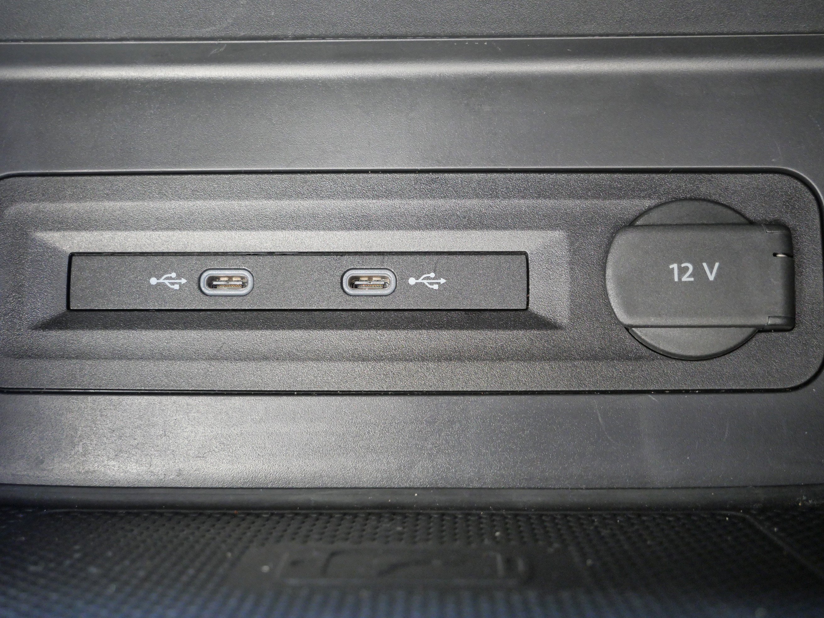 Certified 2022 Volkswagen Atlas Cross Sport SE image 29