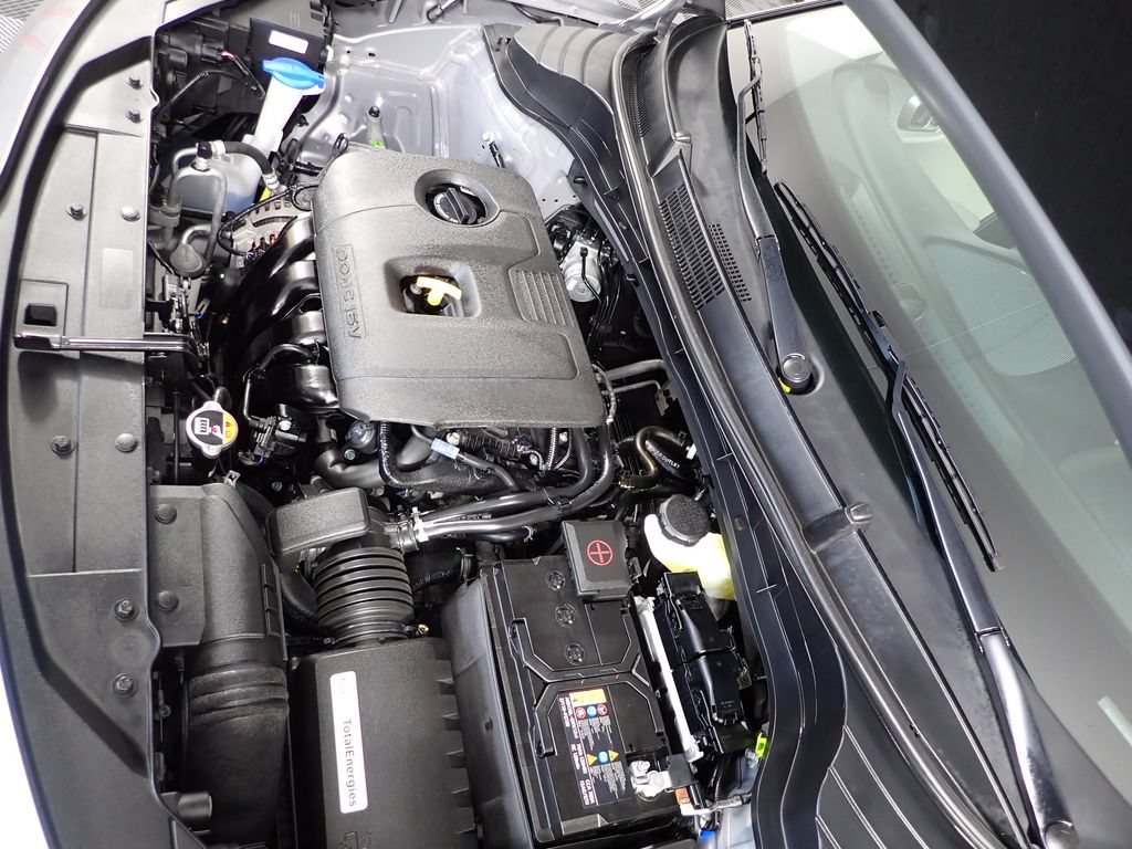 Used 2025 Kia Soul LX w/ LX Technology Package FWD image 10
