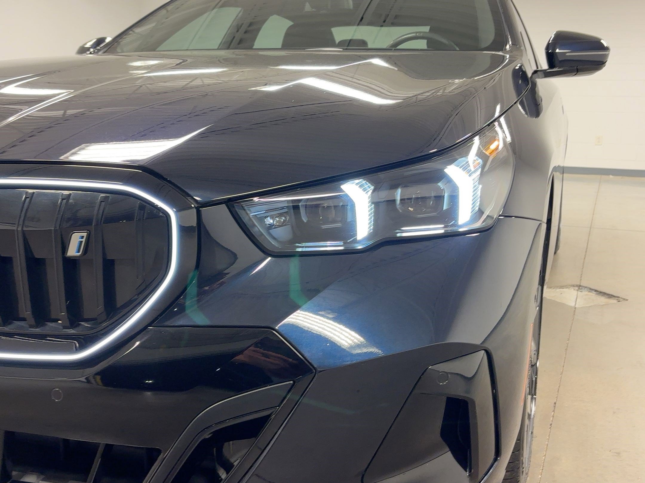 Certified 2025 BMW i5 xDrive40 w/ M Sport Package image 11