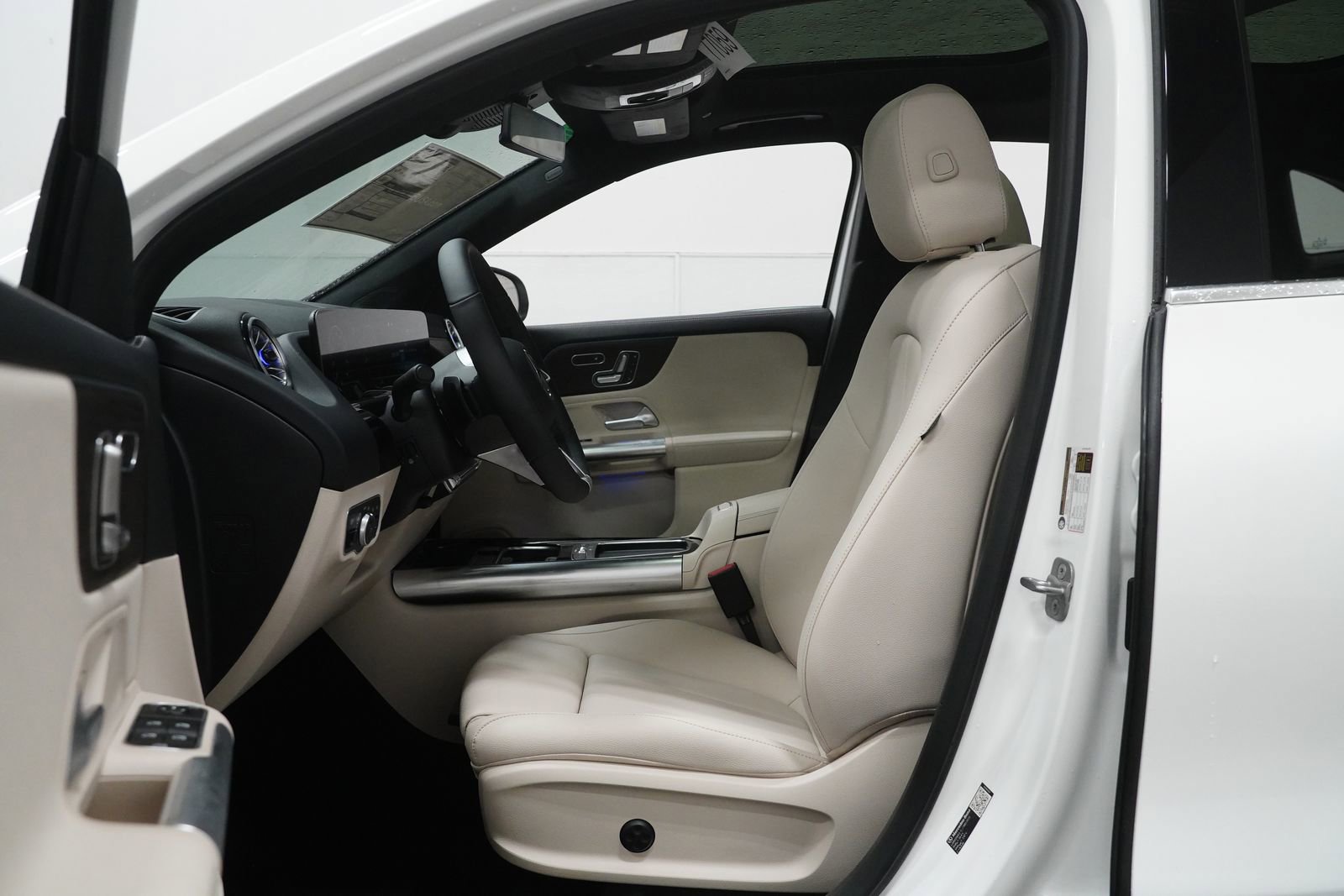 New 2026 Mercedes-Benz GLA 250 4MATIC image 2