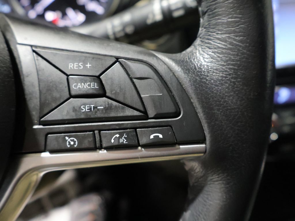 Used 2017 Nissan Rogue SL image 34