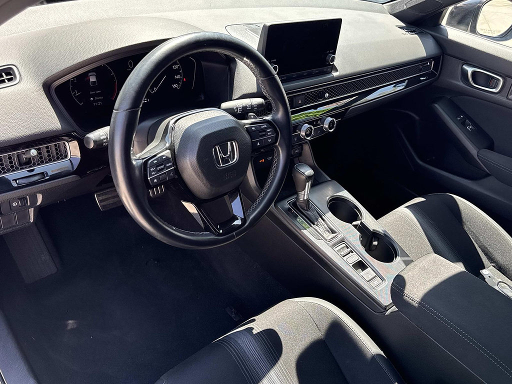 Used 2023 Honda Civic Sport image 2