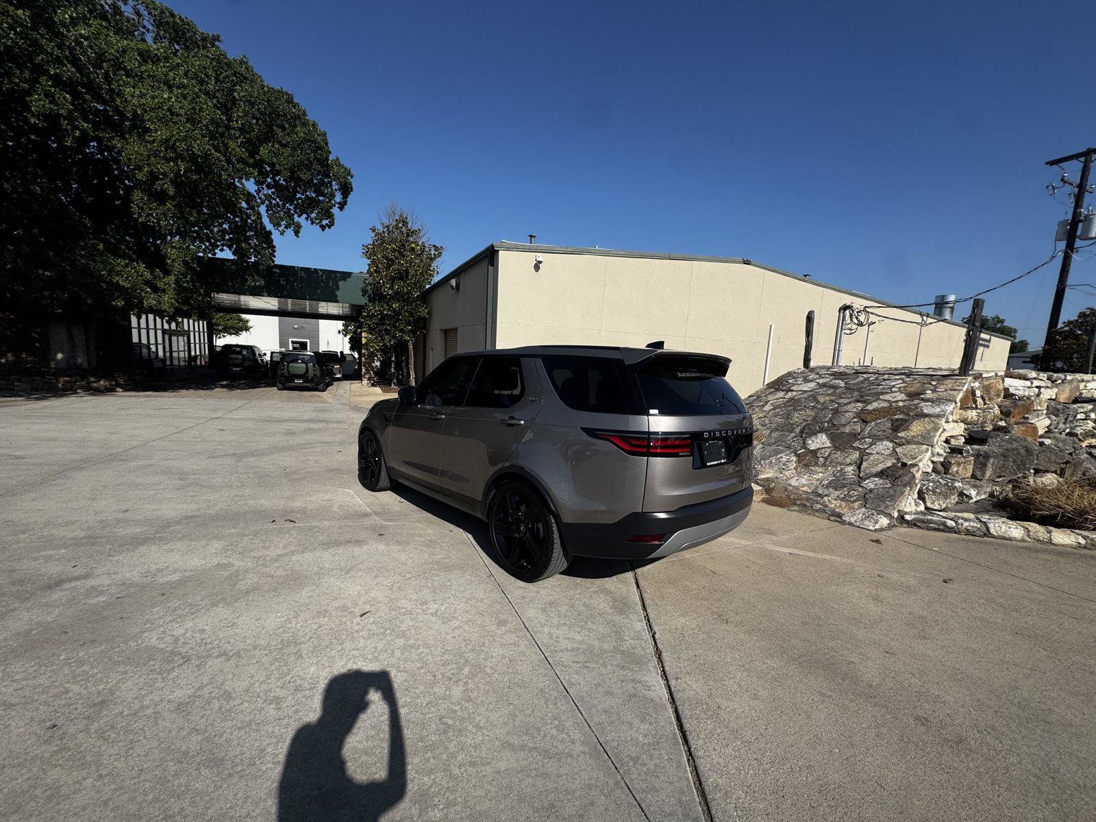 Certified 2025 Land Rover Discovery S AWD/4WD image 3