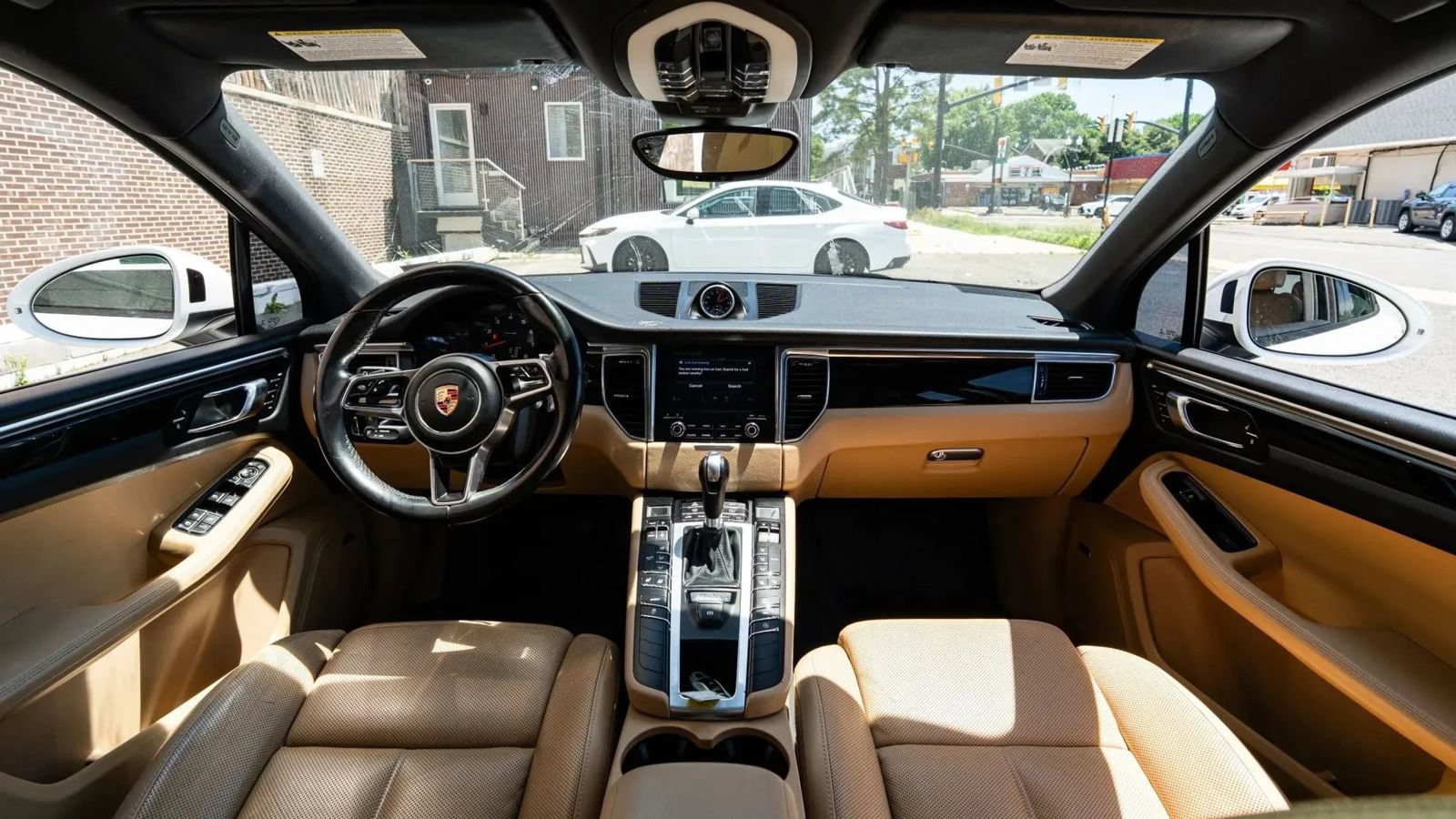 Used 2017 Porsche Macan AWD/4WD image 31