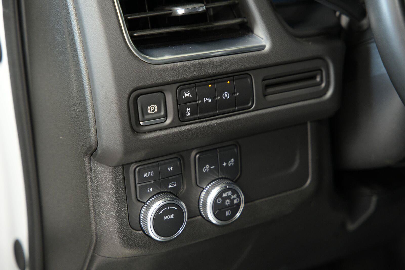 Certified 2024 GMC Yukon SLT AWD/4WD image 40