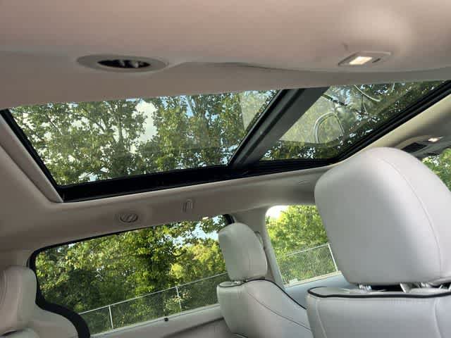 Used 2021 Chrysler Pacifica Limited FWD image 19