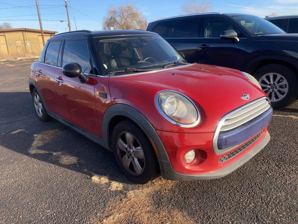 Used 2015 MINI Cooper 4-Door Hardtop image 2
