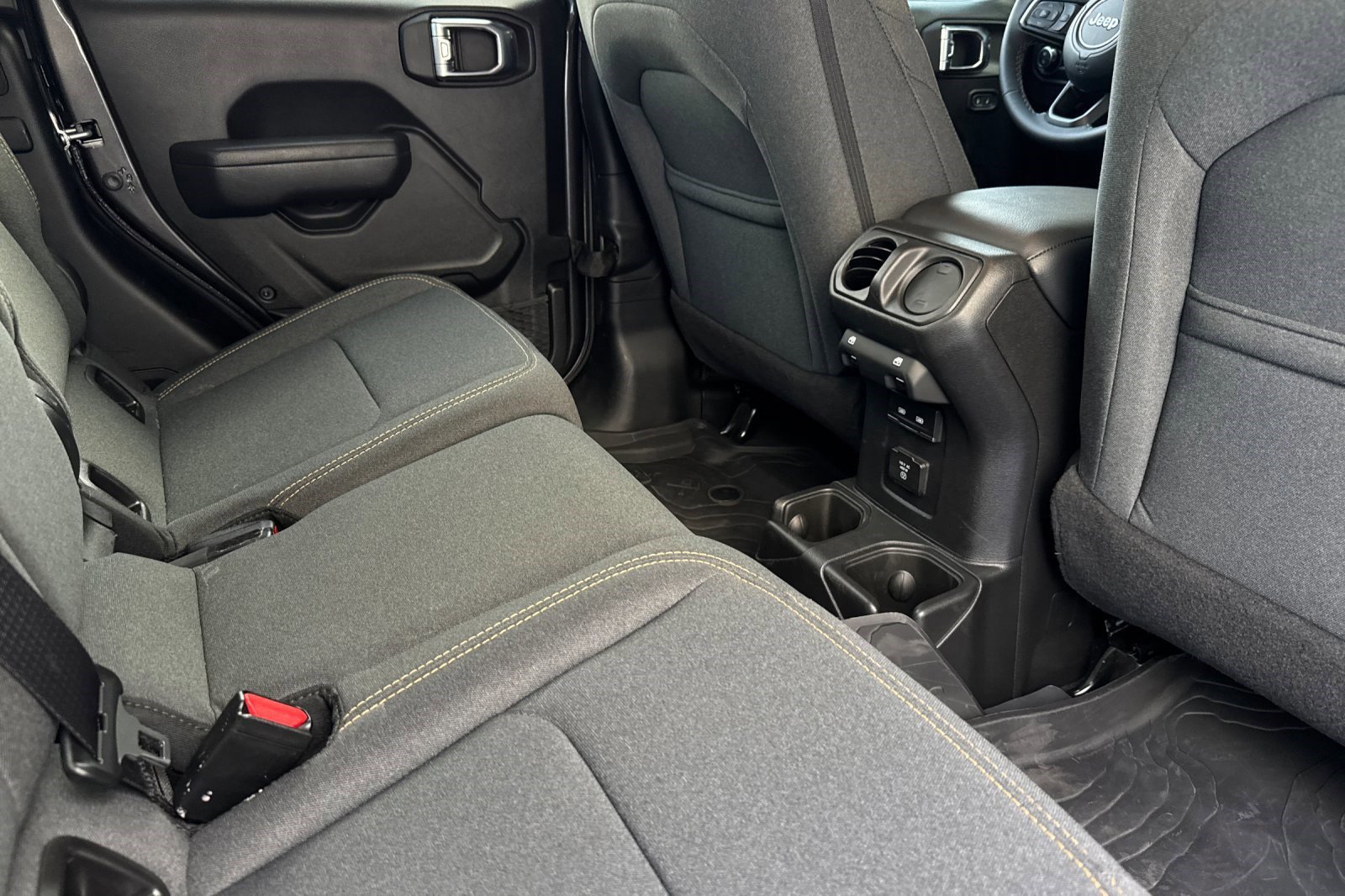 Used 2025 Jeep Gladiator Willys image 30