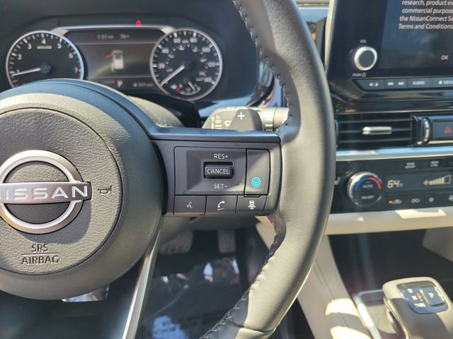 Used 2025 Nissan Pathfinder SV FWD image 16