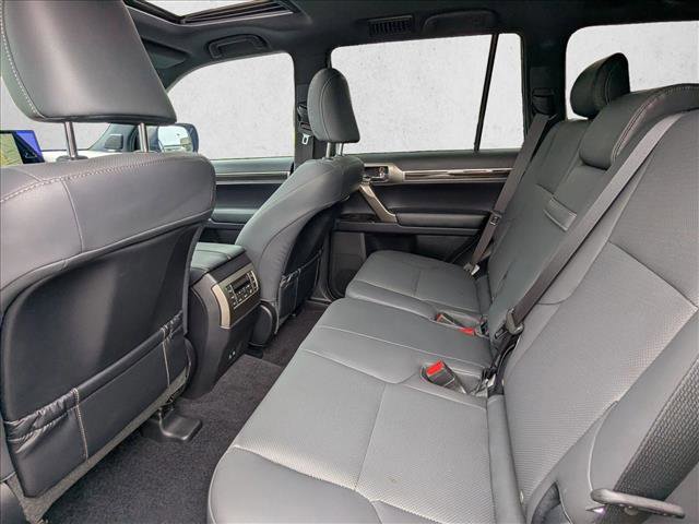 Used 2021 Lexus GX 460 Premium w/ Premium Package image 19
