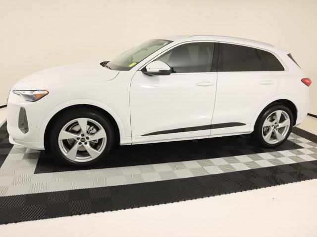 Certified 2025 Audi Q5 Prestige AWD/4WD image 2