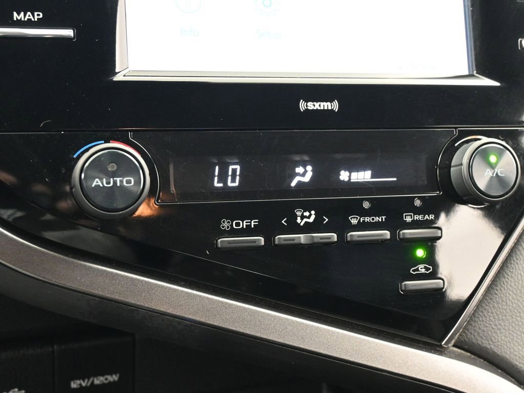 Used 2020 Toyota Camry SE image 19