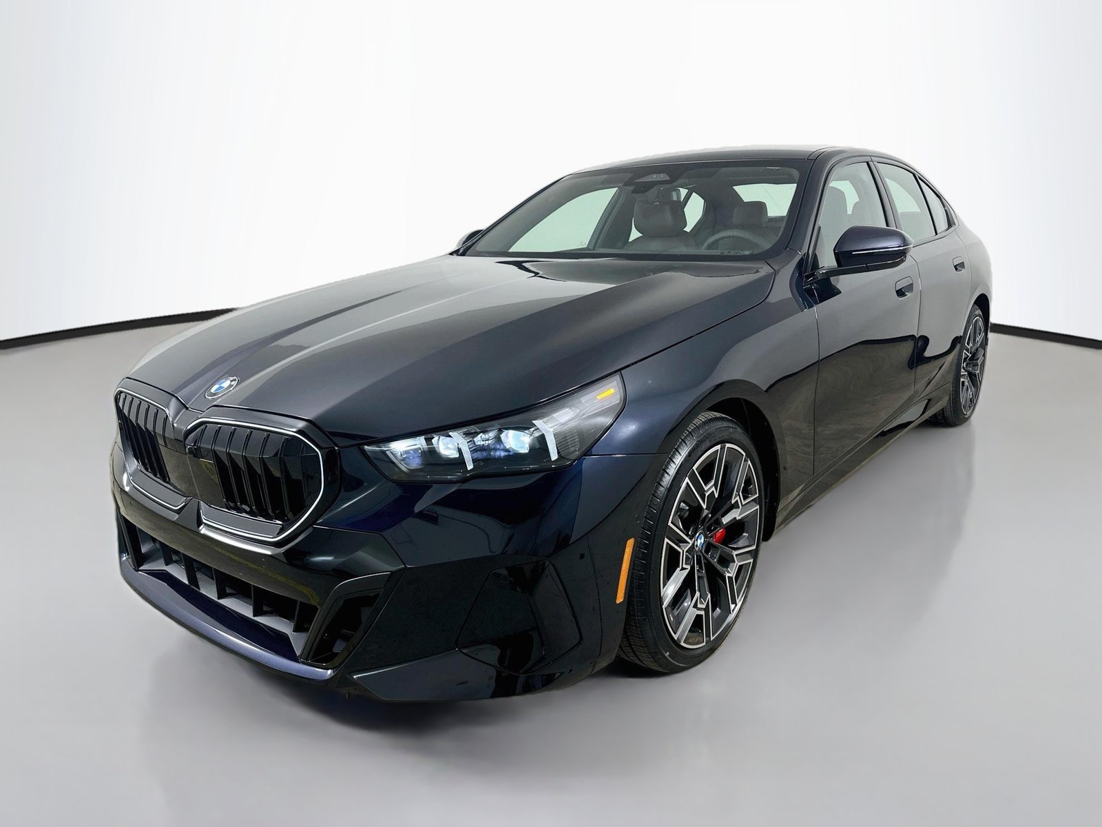 New 2027 BMW 530i xDrive w/ M Sport Package AWD/4WD image 1