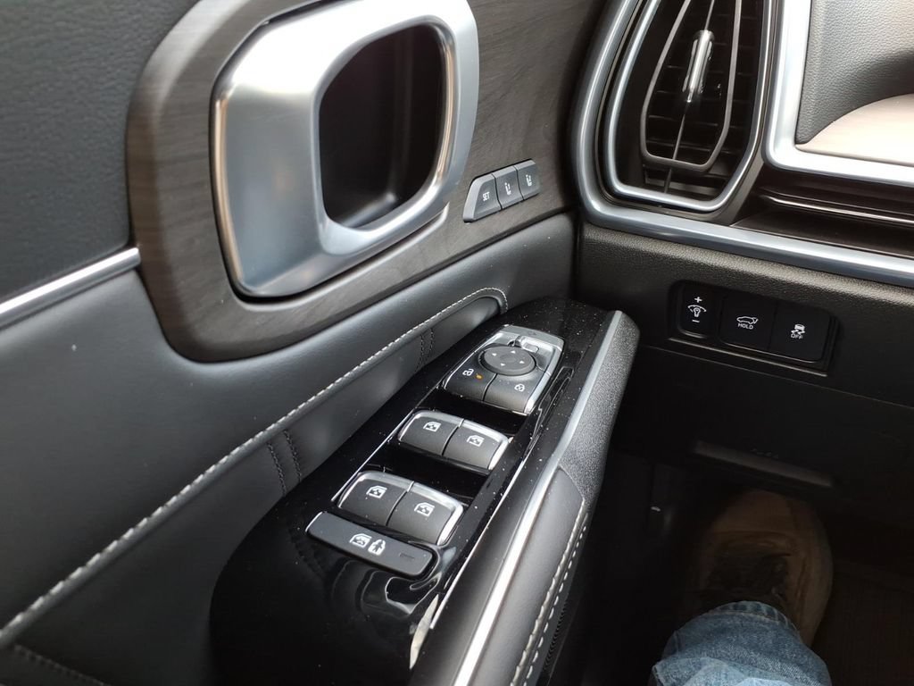 New 2026 Kia Sorento SX Prestige AWD/4WD image 17