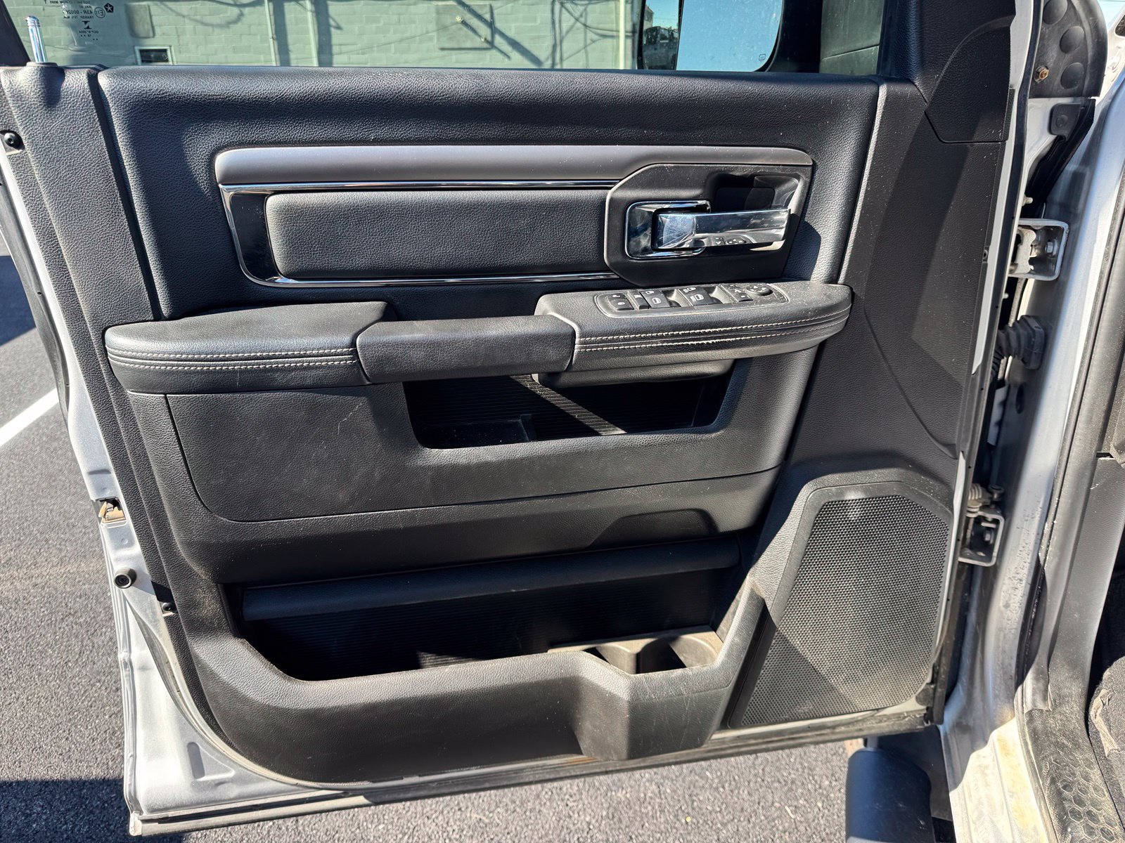 Used 2018 RAM 2500 Laramie w/ Sport Appearance Group AWD/4WD image 11