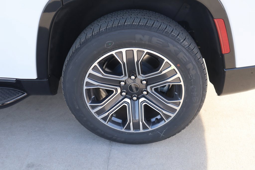 New 2025 Jeep Wagoneer 4WD w/ Premium Group I image 21