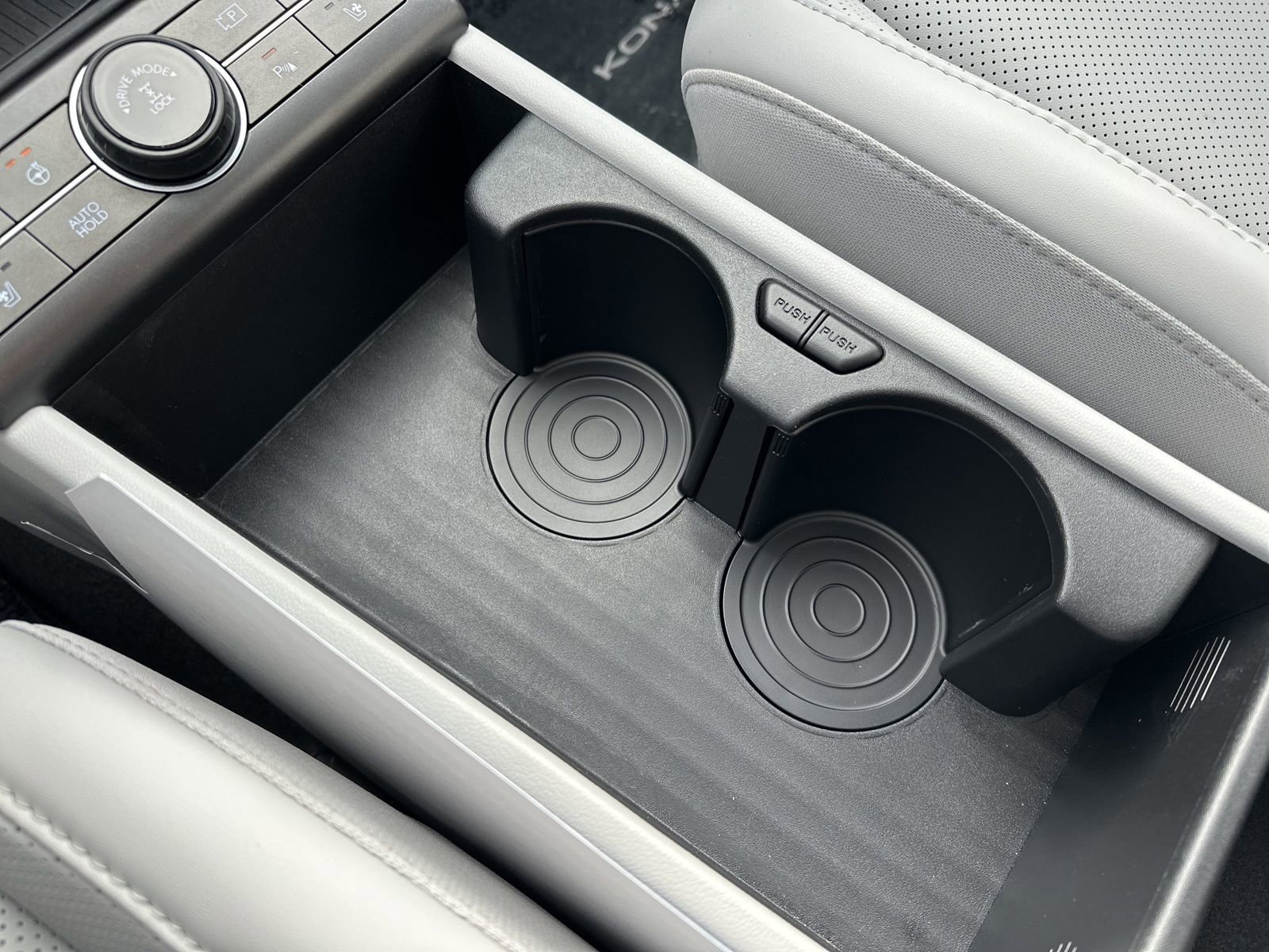 Used 2025 Hyundai Kona Limited image 59