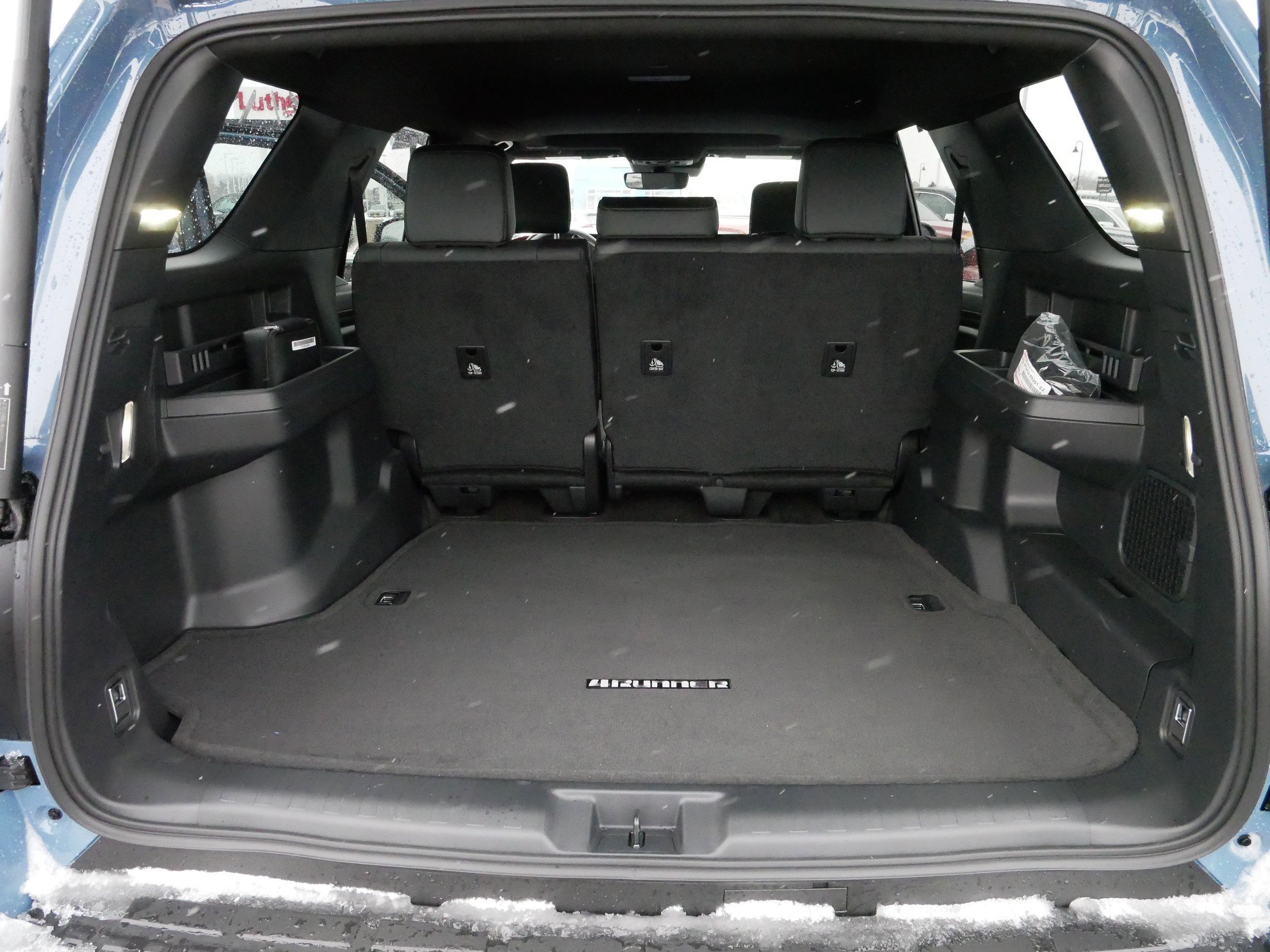 Certified 2025 Toyota 4Runner TRD Off-Road Premium image 18