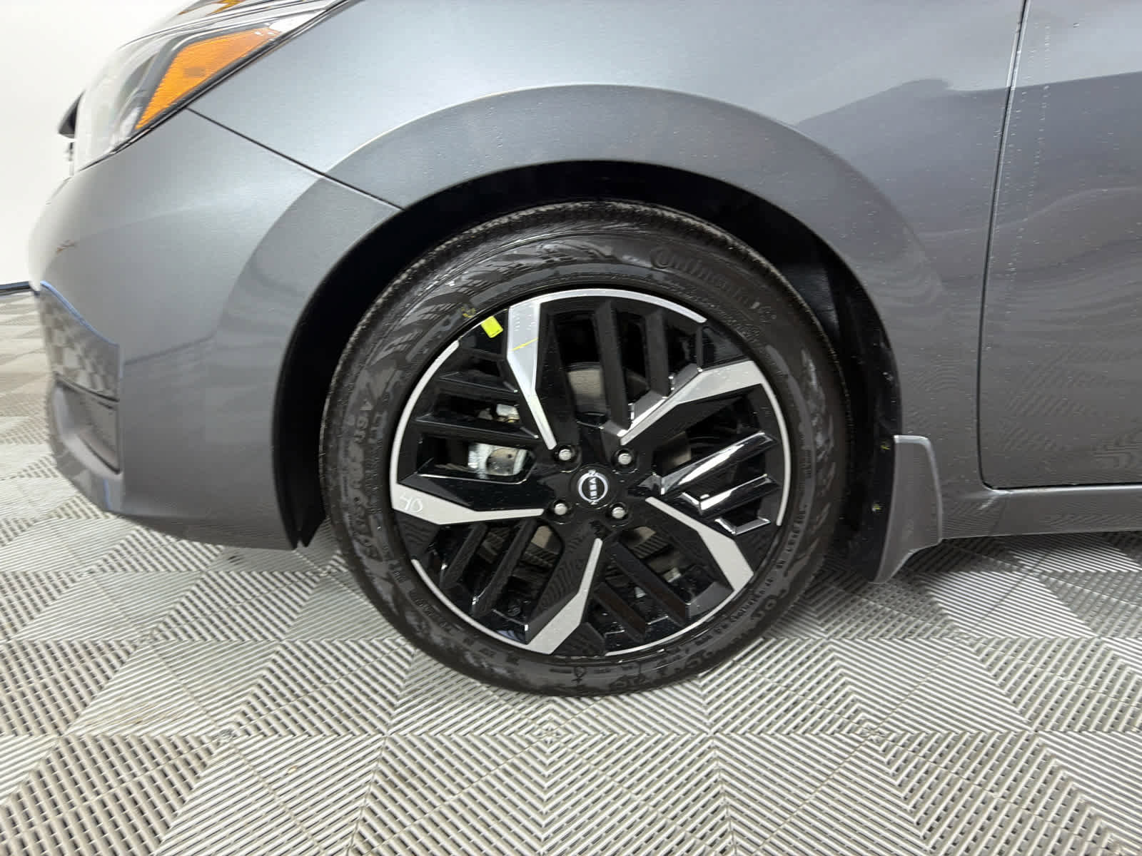 New 2025 Nissan Versa SR w/ Trunk Package image 11