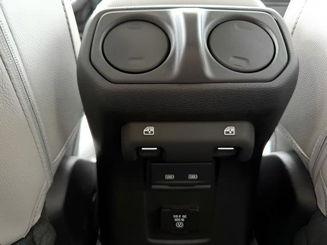 Used 2023 Jeep Gladiator Overland image 27