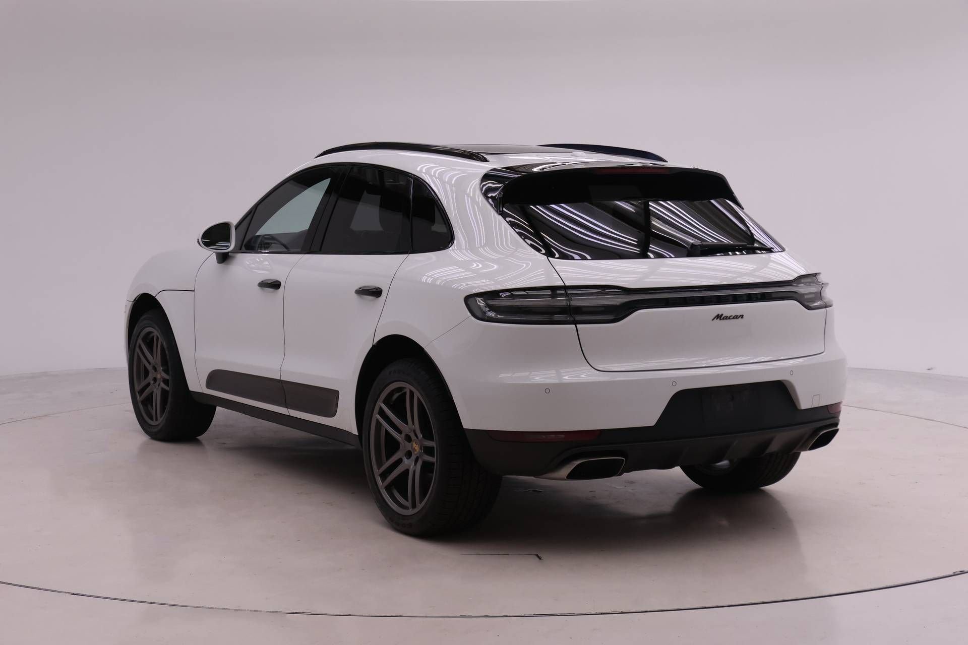 Used 2020 Porsche Macan image 3