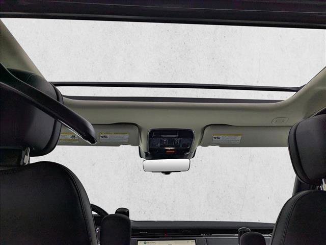 New 2026 Land Rover Range Rover Long Wheelbase SE image 24