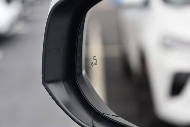 Used 2023 Toyota Highlander XLE image 10