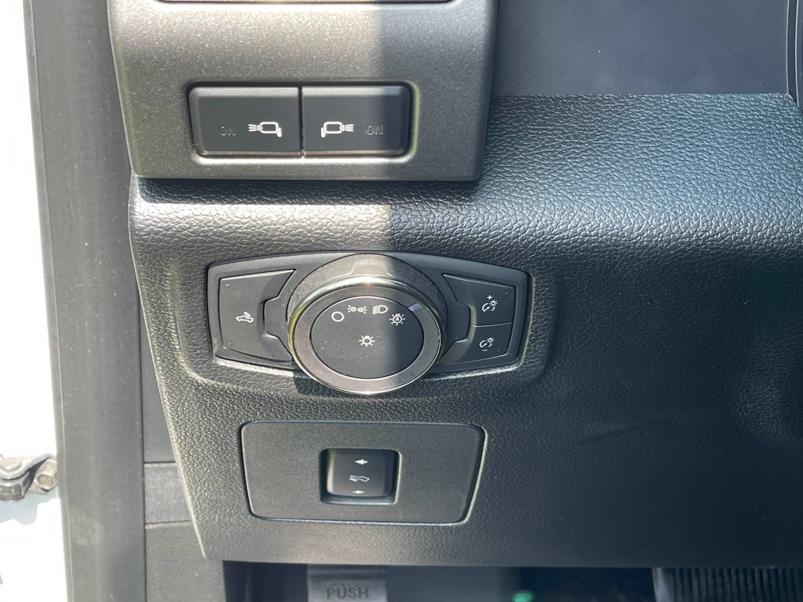 Used 2018 Ford F150 Raptor w/ Equipment Group 802A Luxury AWD/4WD image 31