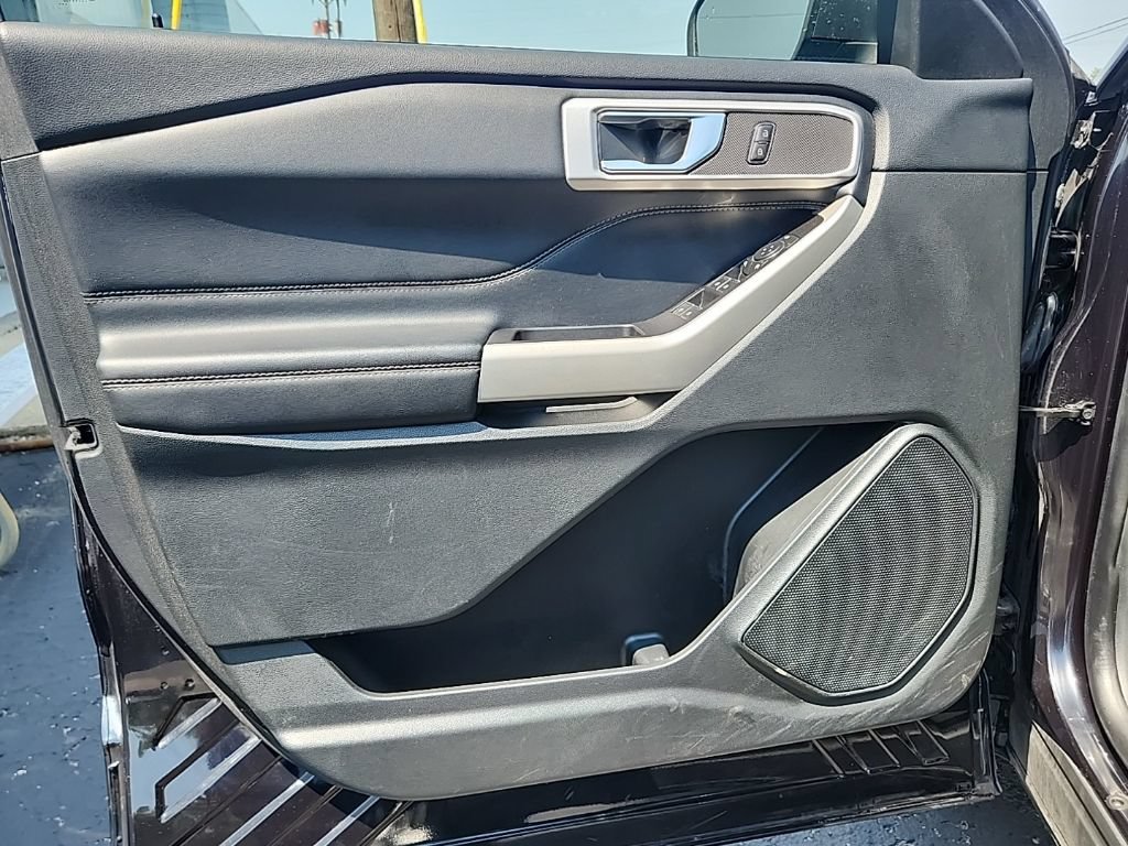 Used 2022 Ford Explorer XLT AWD/4WD image 29