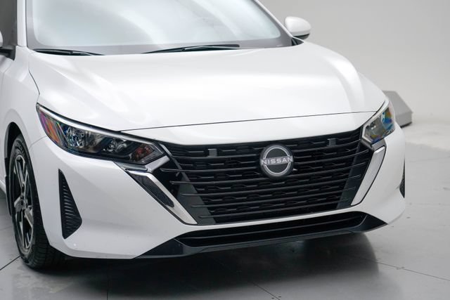 Used 2025 Nissan Sentra SV w/ All-Weather Package FWD image 9
