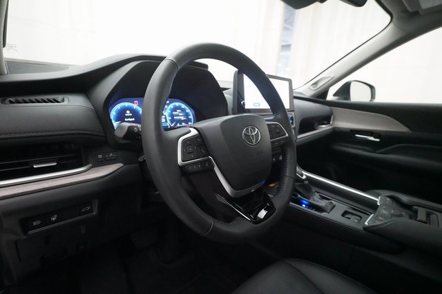 Used 2024 Toyota Grand Highlander Limited image 8