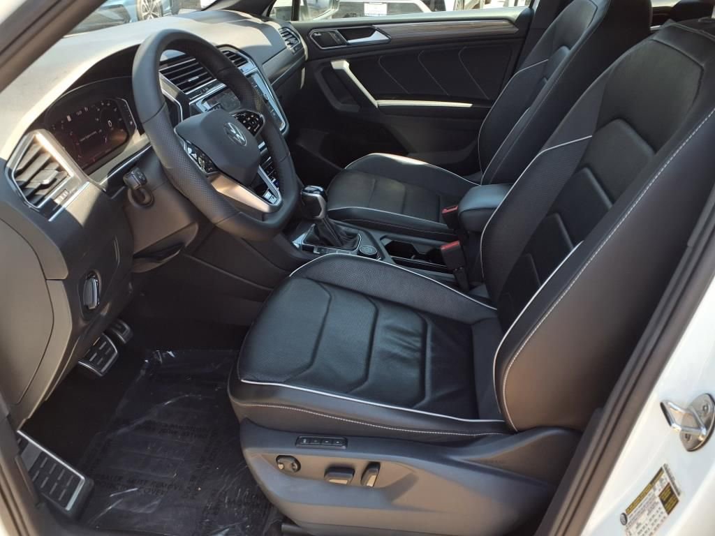 Used 2022 Volkswagen Tiguan SEL R-Line image 16