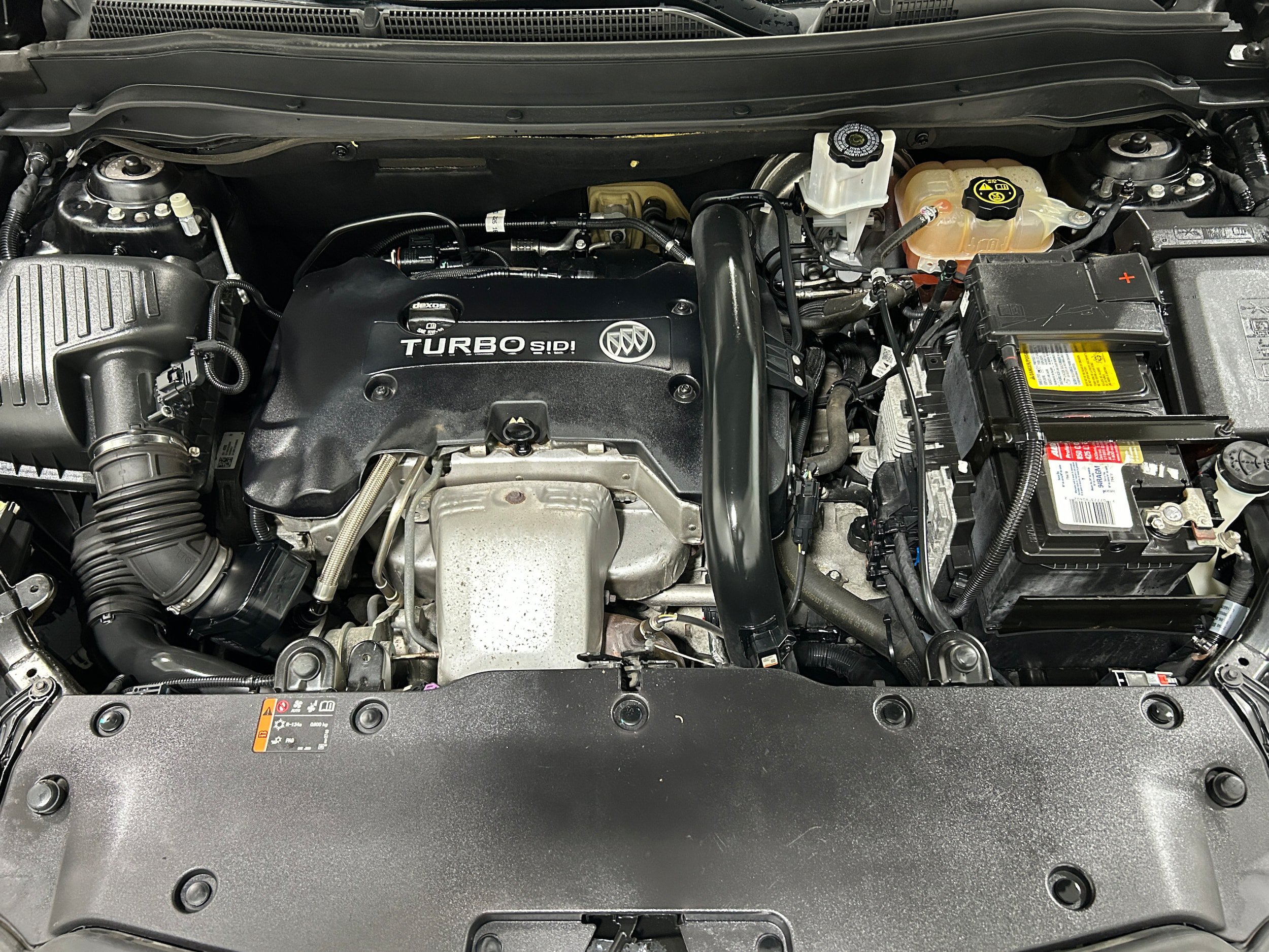 Used 2016 Buick Envision Premium AWD/4WD image 18
