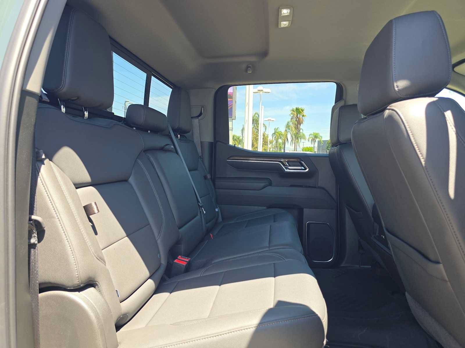 Used 2025 Chevrolet Silverado 1500 LT Trail Boss w/ Convenience Package II AWD/4WD image 12