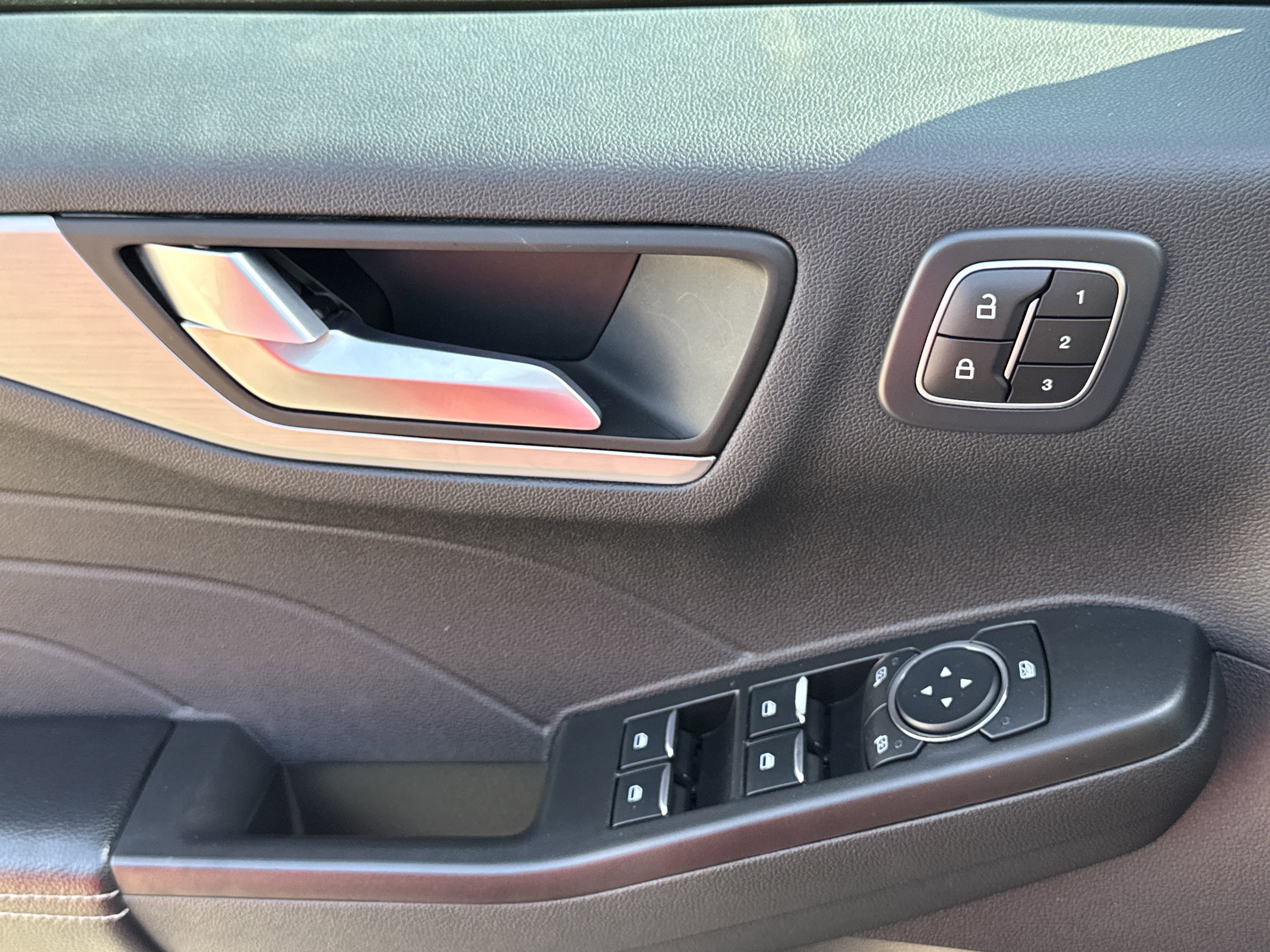 Used 2023 Ford Escape Platinum w/ Premium Technology Package image 26