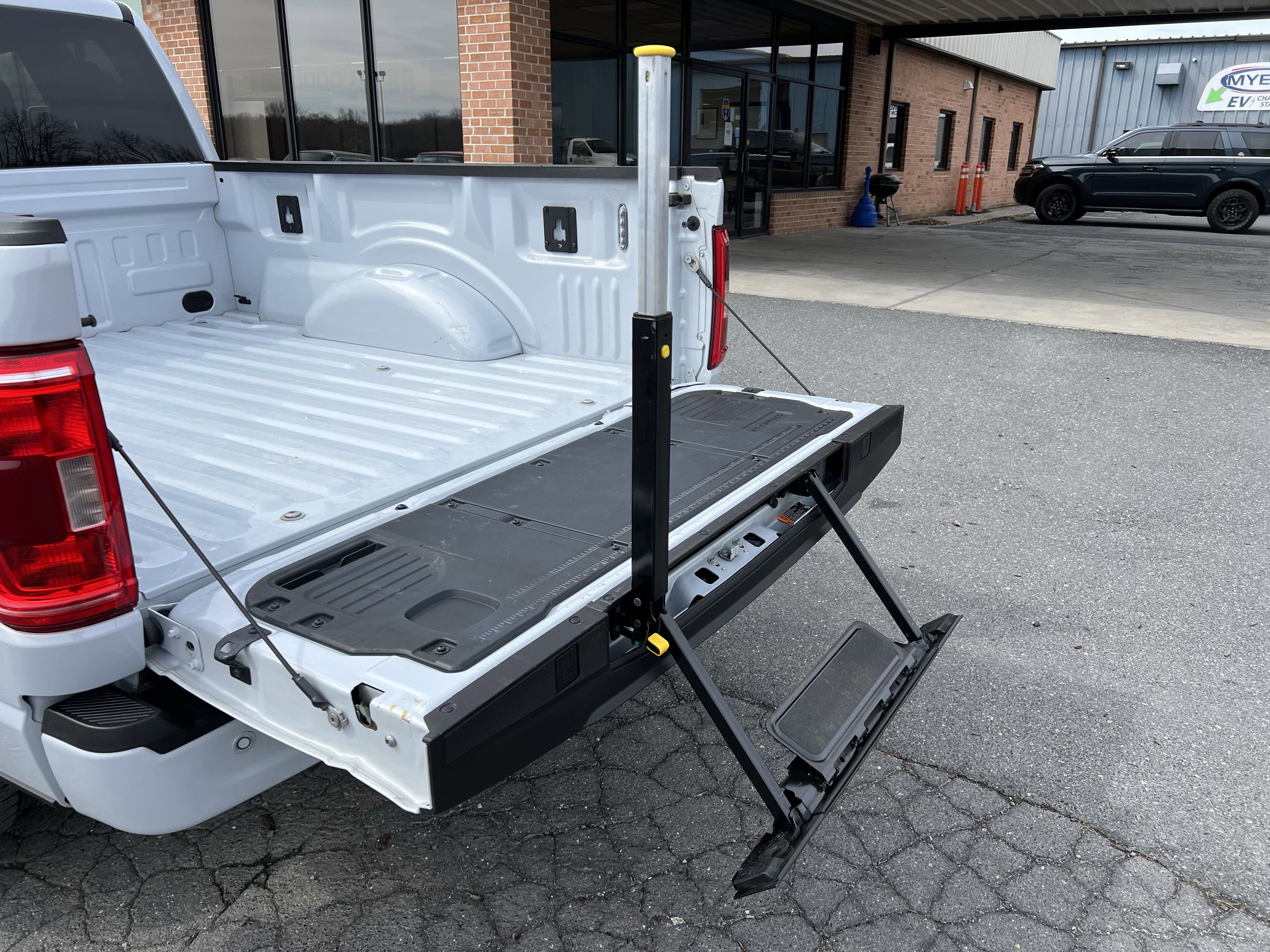 Used 2022 Ford F150 XLT w/ Equipment Group 302A High image 12